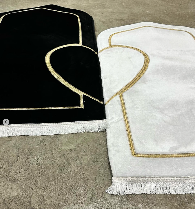 HalalHaus Paar-Gebetsmatten-Set mit Herzmotiv – Ein Gebet, Zwei Herzen