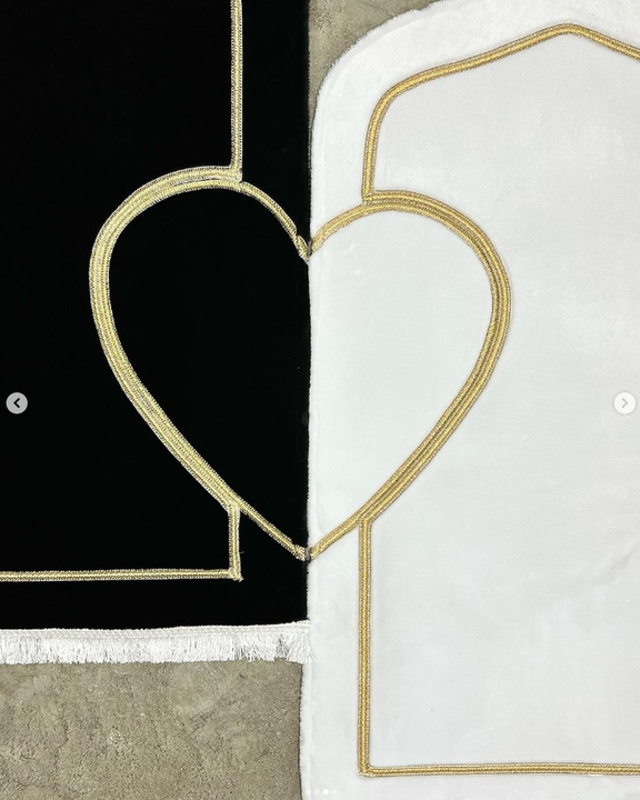 HalalHaus Paar-Gebetsmatten-Set mit Herzmotiv – Ein Gebet, Zwei Herzen